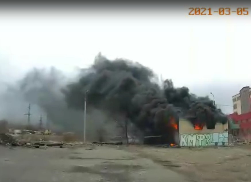 В Волгограде очередной пожар рядом с рынком В Волгограде очередной пожар рядом с рынком