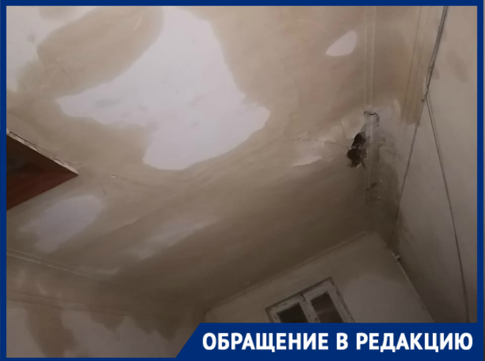 Затоплен подъезд и две квартиры: волгоградцы показали на видео последствия из-за прорванной трубы Затоплен подъезд и две квартиры: волгоградцы показали на видео последствия из-за прорванной трубы