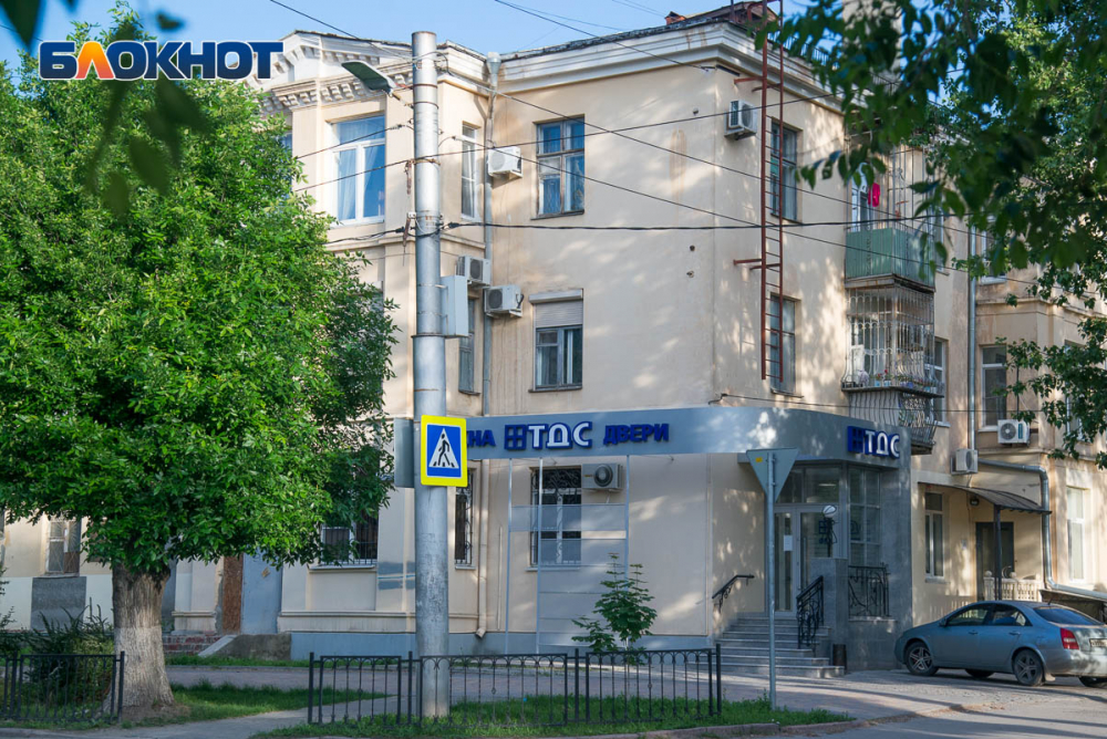 Жильцы дома по улице Мира, 13 в центре Волгограда обвинили мэрию в лукавстве