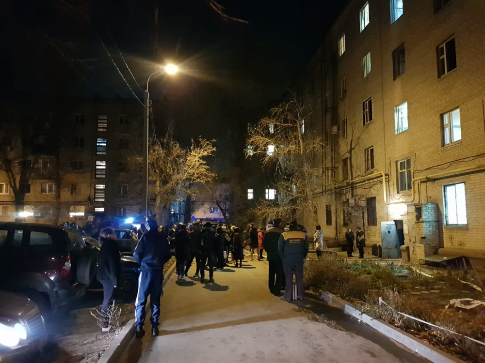 В Волгограде эвакуировали горящее общежитие: есть пострадавшие
