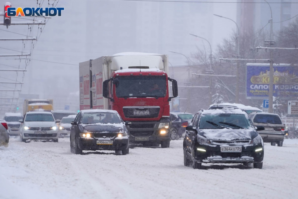 В Волгоградской области приостановили движение межмуниципальных автобусов