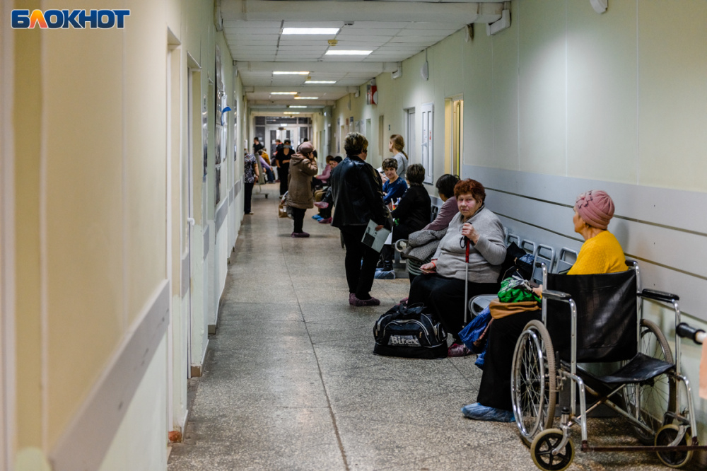 Волгоградский облздрав объяснился за отказ выдавать бесплатные лекарства пациенту с COVID-19