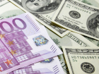 В Волгограде снизился курс евро и доллара