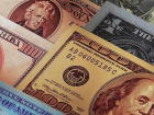 В Волгограде курсы доллара и евро снова резко подорожали