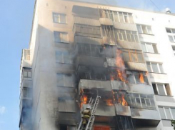 Из-за пожара в квартире эвакуировали 15 человек