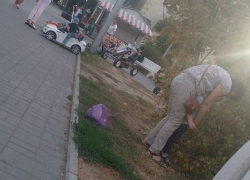 Писают На Улице Фото