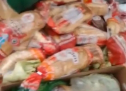 «Пятерочка» выбросила на помойку в Волгограде горы хлеба и продуктов