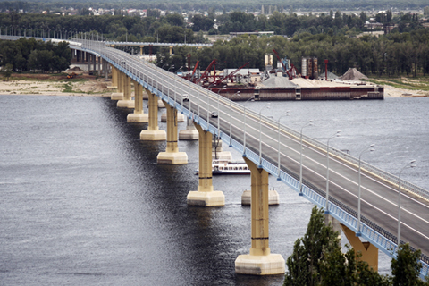 Спасатели Волгограда провели учения на мосту через Волгу