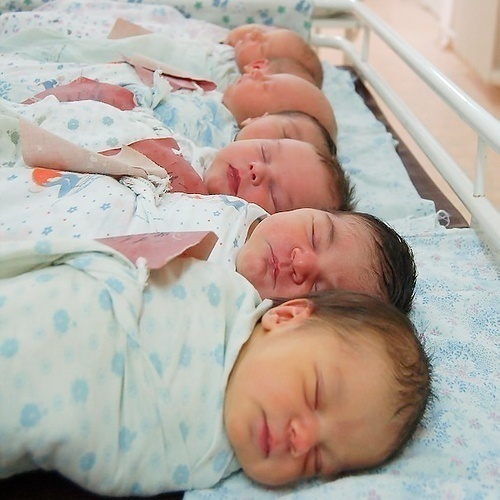 Бэби-бум в Волгограде: мальчиков рождается больше, чем девочек
