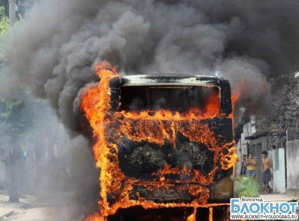 Под Волгоградом загорелся бензовоз: у водителя 85% ожогов тела