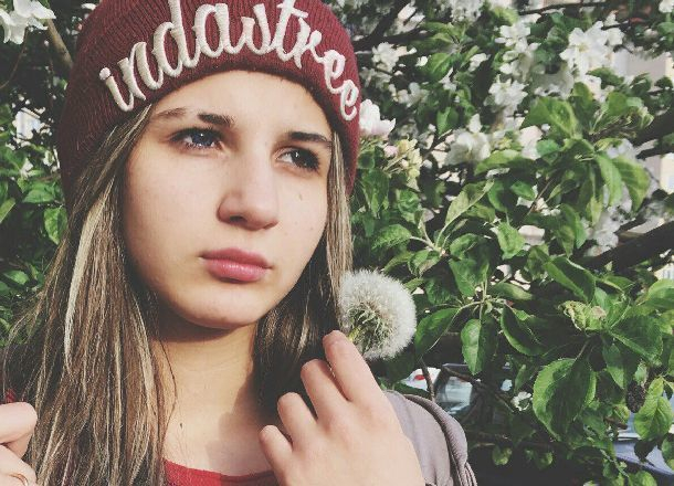 14-летнюю рыжую девочку с выбритыми бровями ищут в Волгограде
