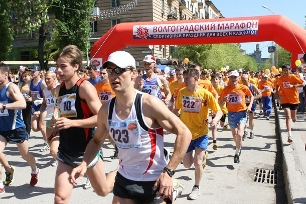 Под залп боевой пушки стартуют участники Волгоградского марафона «Победа» - 2017»