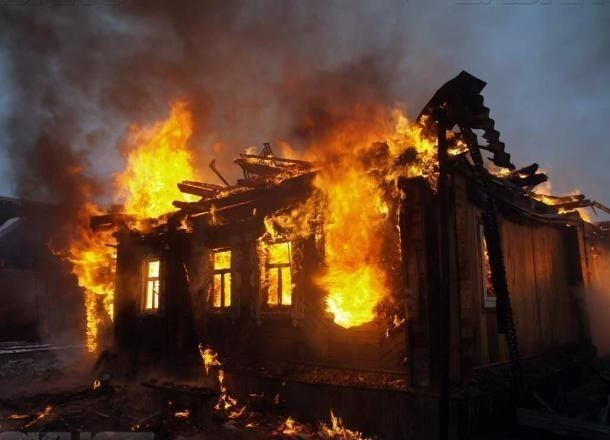 Молодая волгоградка с двумя маленькими детьми сгорела заживо на юге Волгограда
