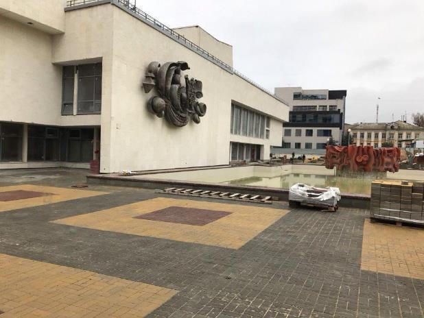 Волгоградские чиновники отчитались о посадке роз вокруг ДЮЦ
