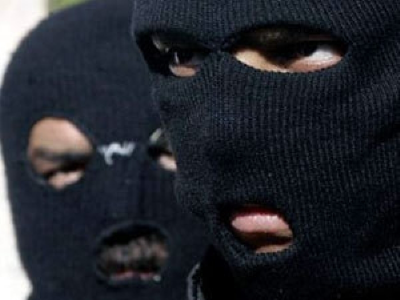 В Волгограде предпринимателя похитили бандиты в масках