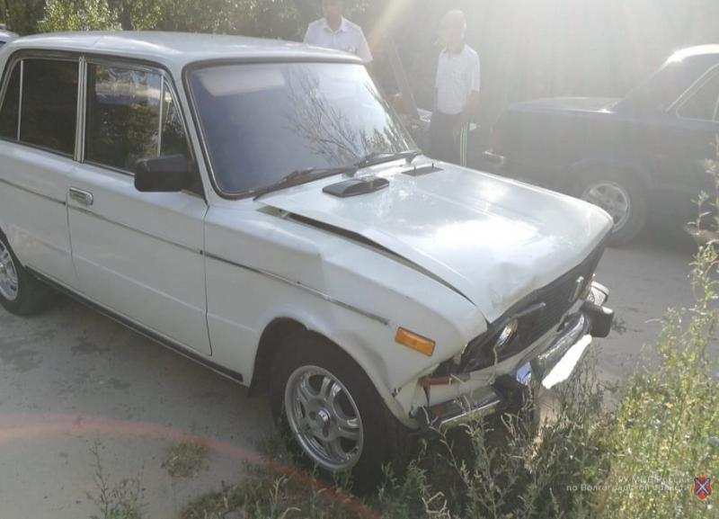 Пьяный водитель на ВАЗ врезался в Opel и скрылся: 20-летняя пассажирка иномарки в больнице