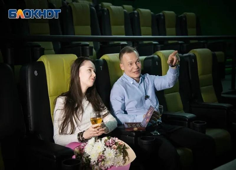 Если хочешь пойти на свидание, надо идти в кино, - холостяк о втором свидании в кинотеатре
