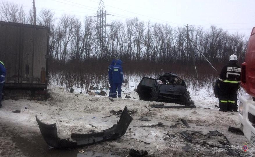 Стали известны подробности аварии с 5 погибшими в Волгоградской области: возбуждено уголовное дело